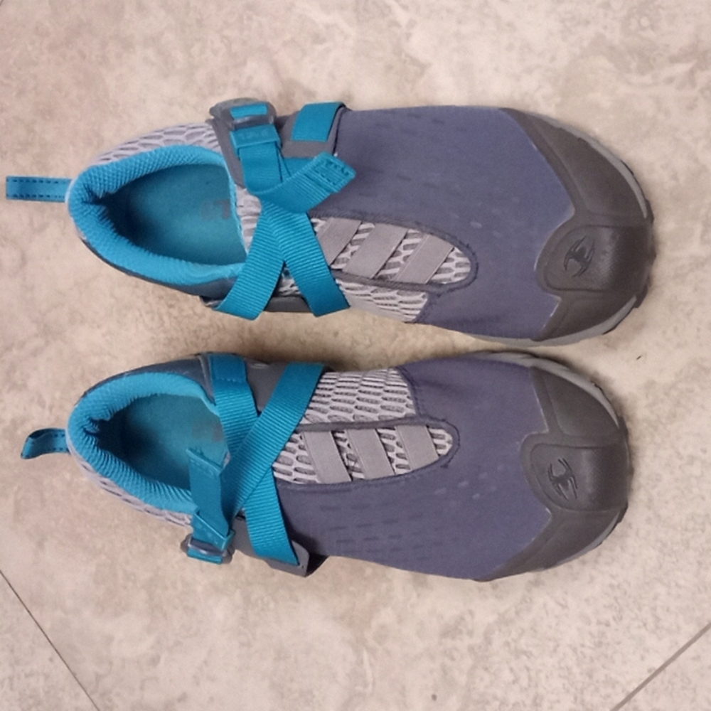 Womens Teva hiking boot